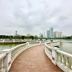 Comfortable Spacious Two Bedroom Near Keangnam, Dcapital And Marriot Hotel