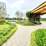 Comfortable Spacious Two Bedroom Near Keangnam, Dcapital And Marriot Hotel