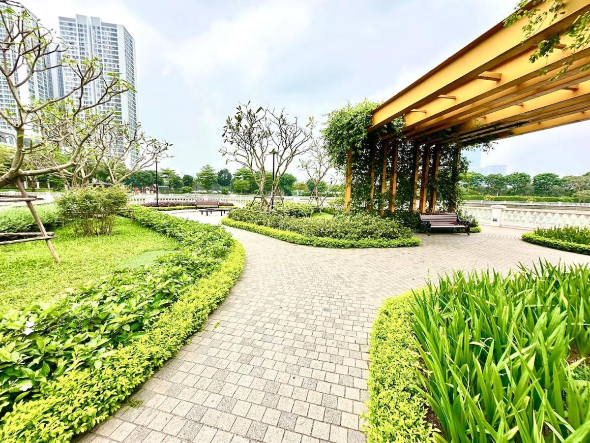 Căn hộ Comfortable Spacious Two Bedroom Near Keangnam, Dcapital And Marriot *
