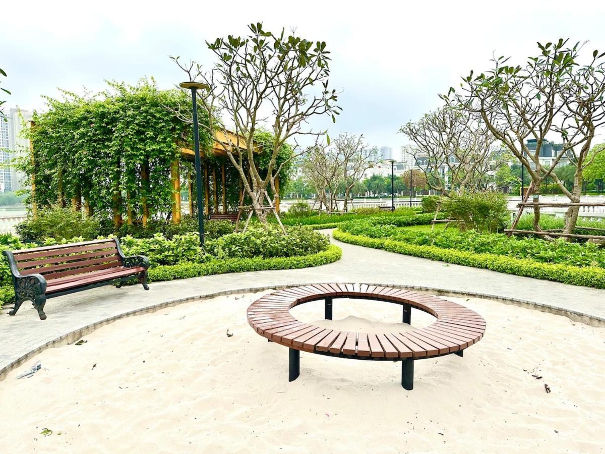 Comfortable Spacious Two Bedroom Near Keangnam, Dcapital And Marriot *